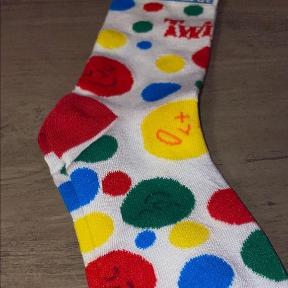 🎄 Hasbro Twister Crew Socks - Picture 3 of 5